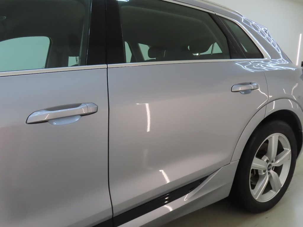 Foto 23 van Audi e-tron
