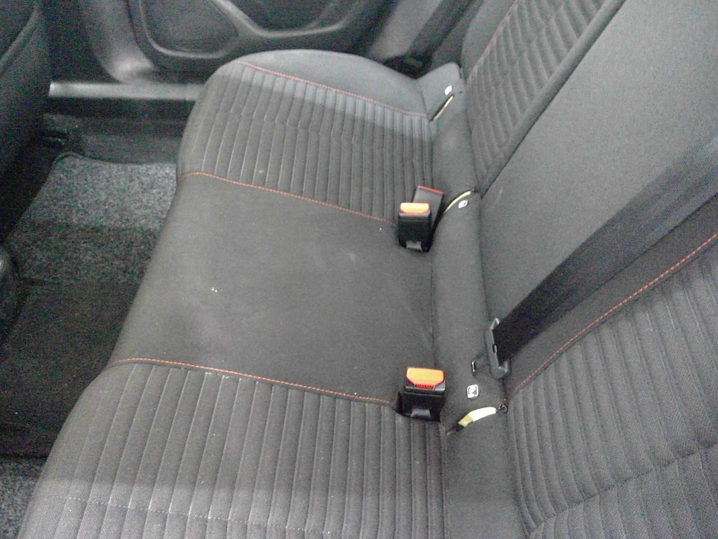 Foto 57 van Peugeot E-2008