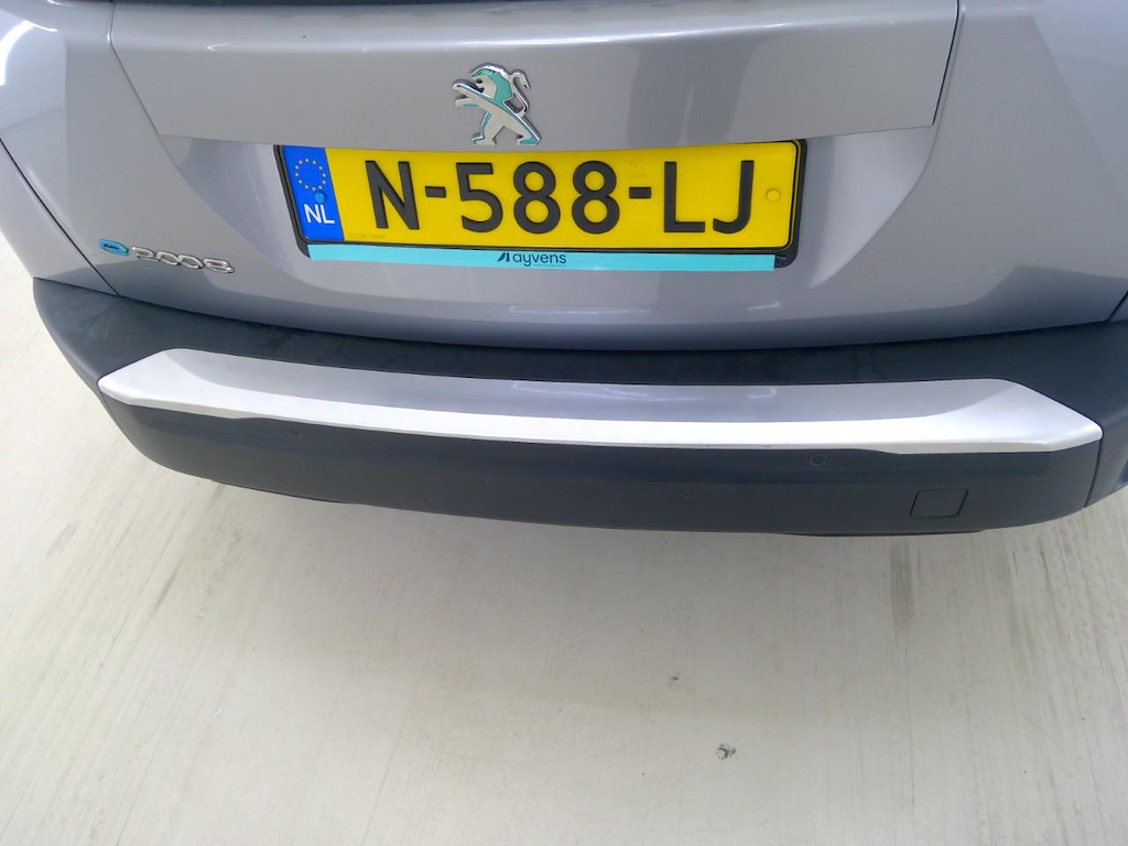 Foto 58 van Peugeot E-2008