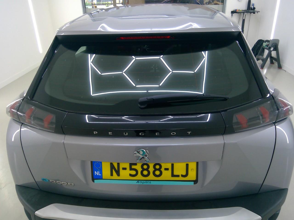 Foto 64 van Peugeot E-2008