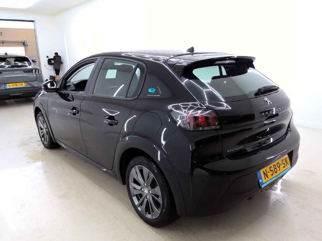 Foto 7 van Peugeot E-208