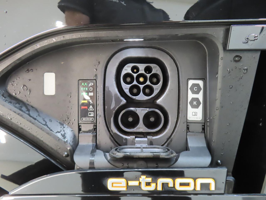 Foto 21 van Audi e-tron sportback