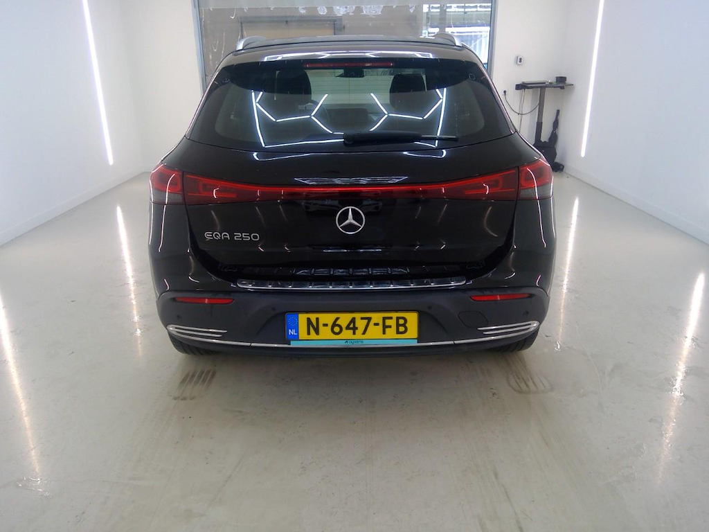 Foto 32 van Mercedes EQA