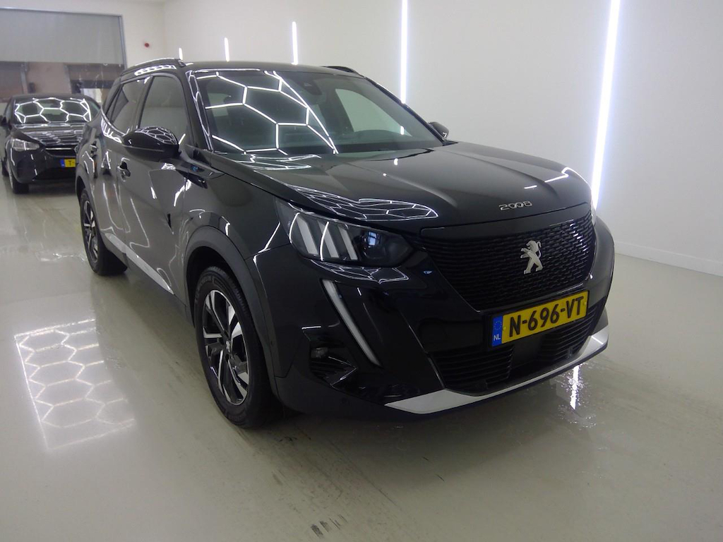 Foto 4 van Peugeot E-2008