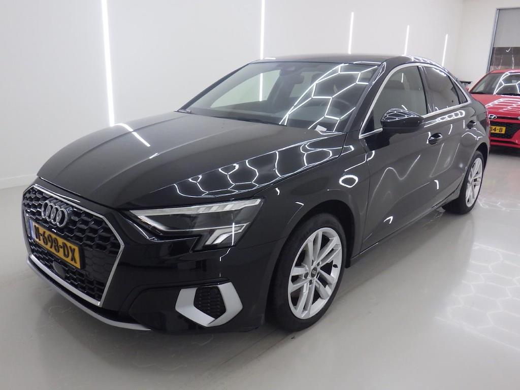 Audi A3 Limousine 30 TFSI S tronic Business edition 4d Onze Deal