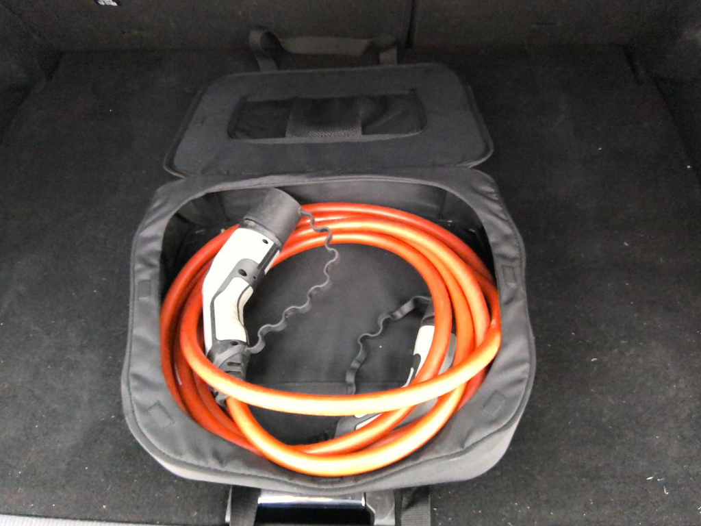 Foto 11 van Peugeot E-2008