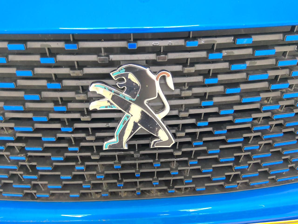 Foto 52 van Peugeot E-2008