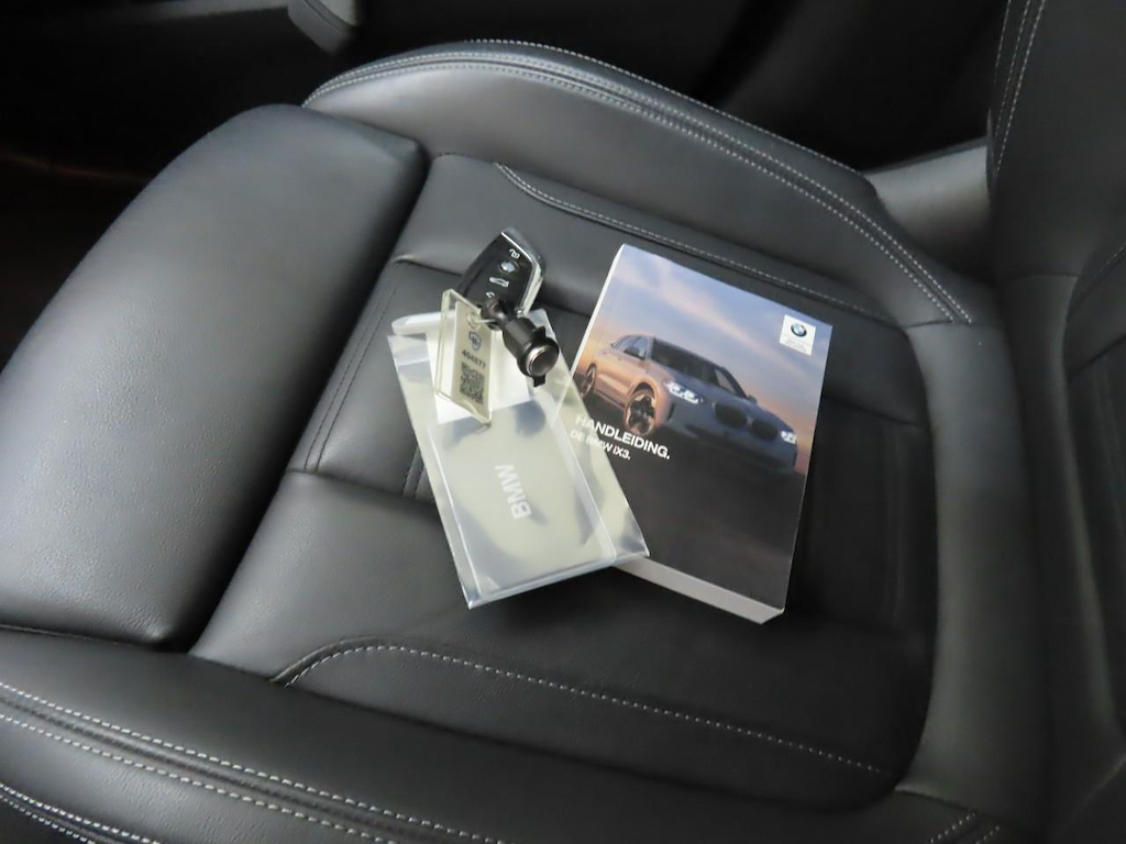 Foto 10 van BMW ix3