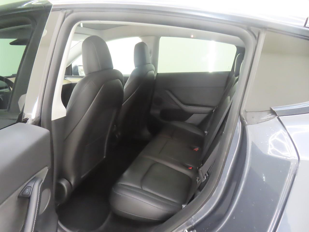 Foto 8 van Tesla Model Y
