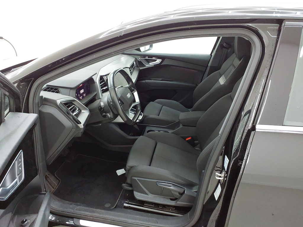 Photo 9 of Audi Q4 e-tron