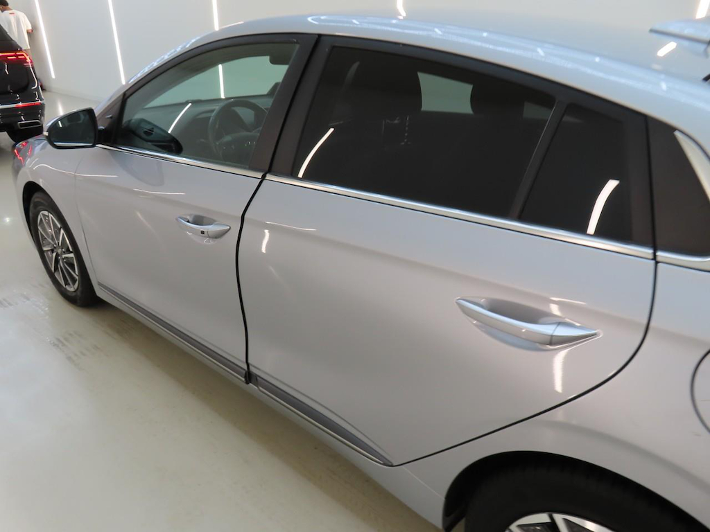 Foto 23 van Hyundai Ioniq
