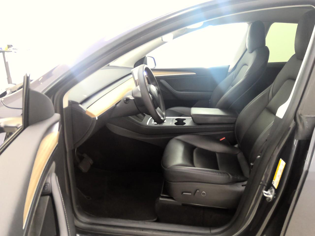 Foto 10 van Tesla Model Y