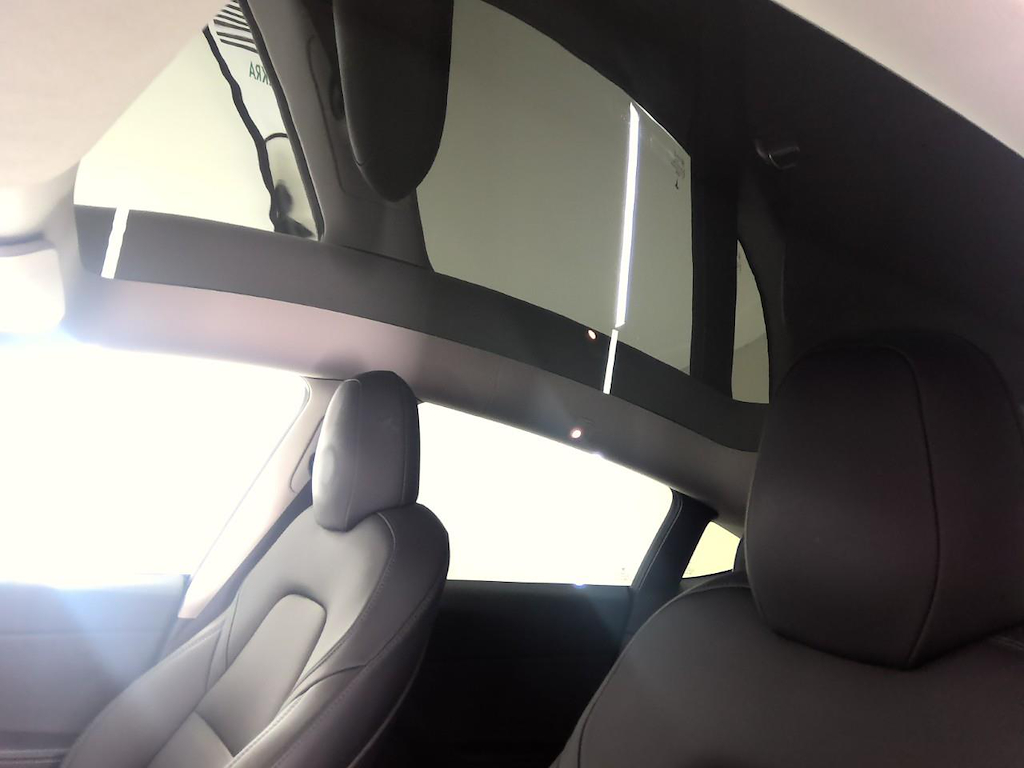Foto 17 van Tesla Model Y