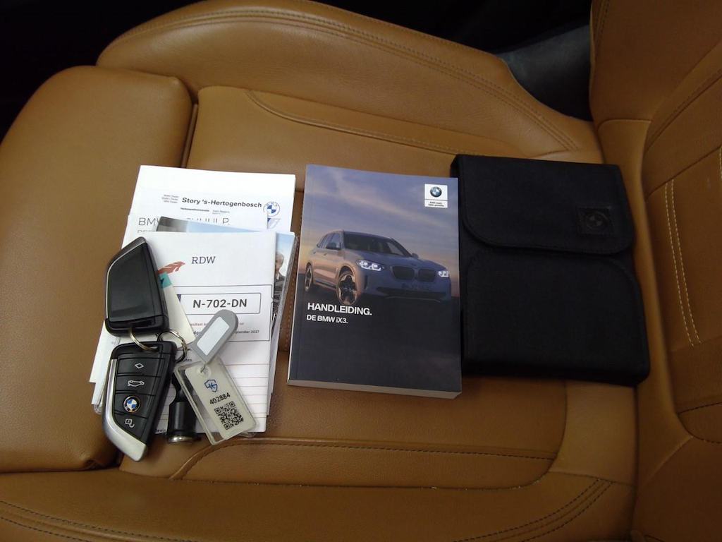 Foto 13 van BMW ix3