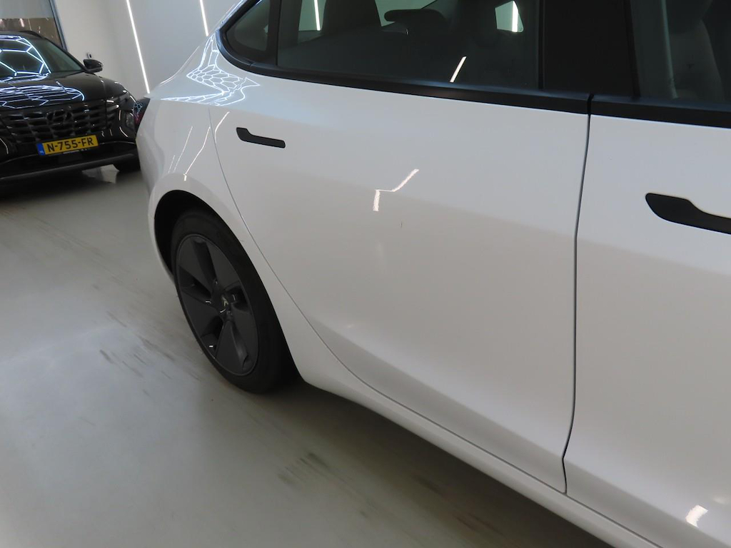 Foto 30 van Tesla Model 3