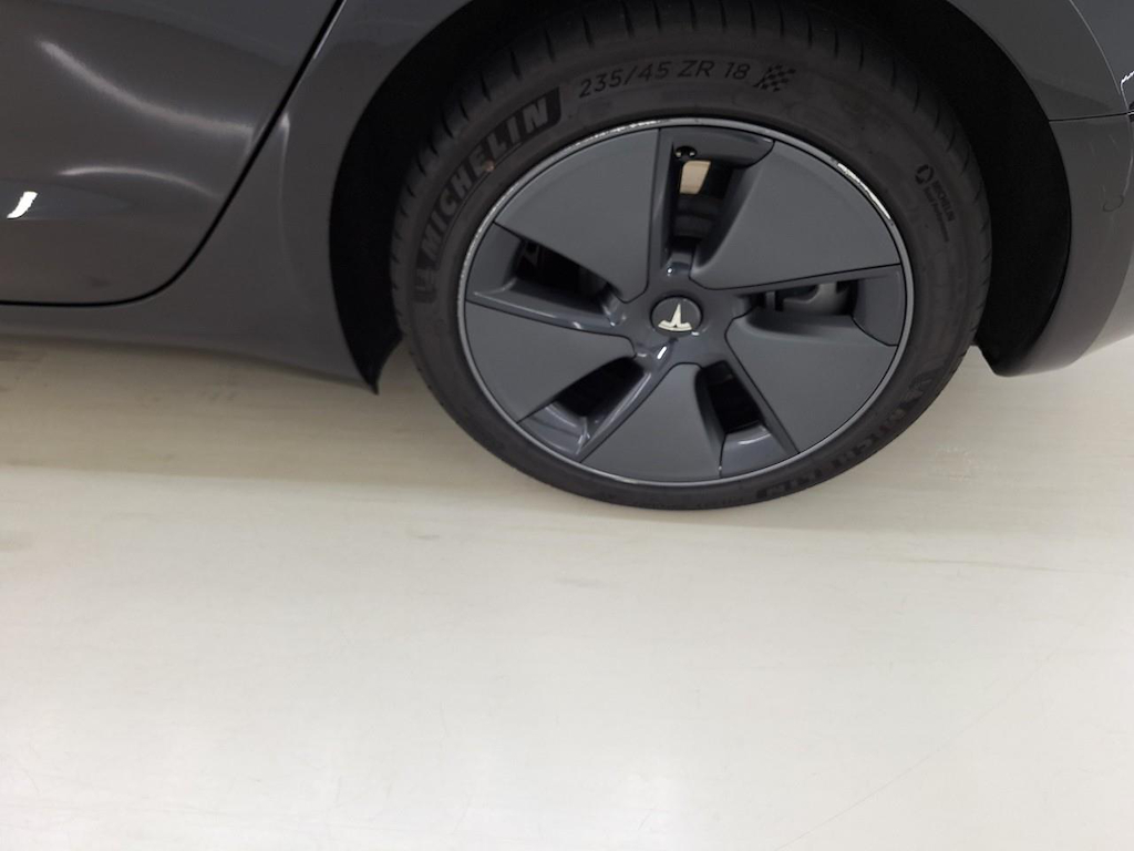 Foto 12 van Tesla Model 3