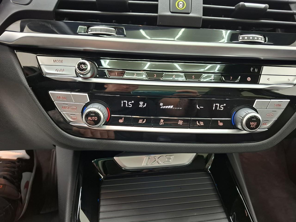 Foto 23 van BMW ix3