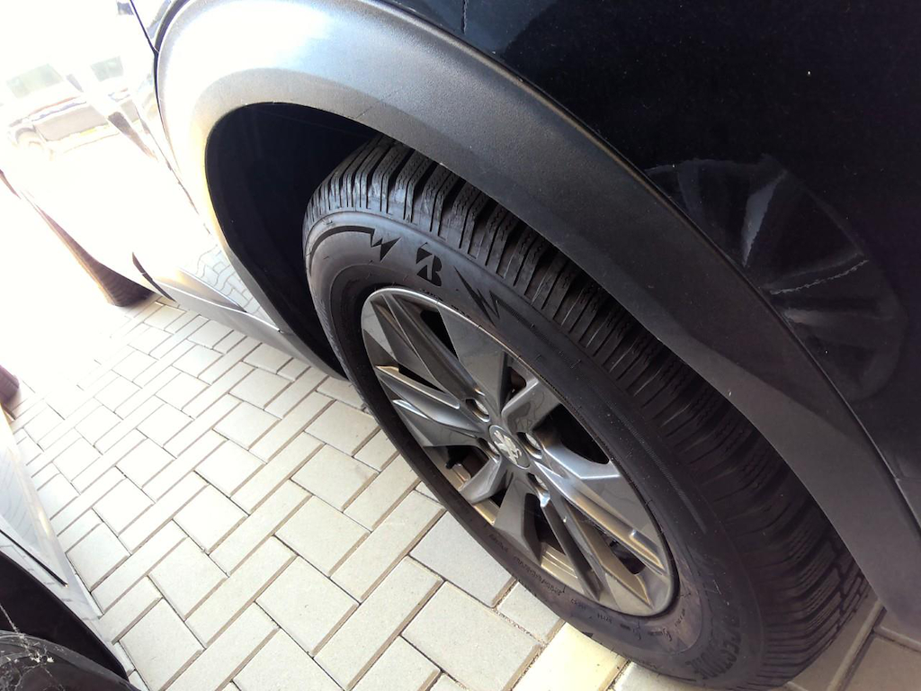 Foto 11 van Peugeot E-2008