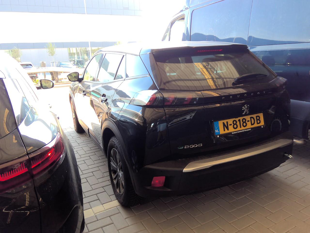 Foto 5 van Peugeot E-2008