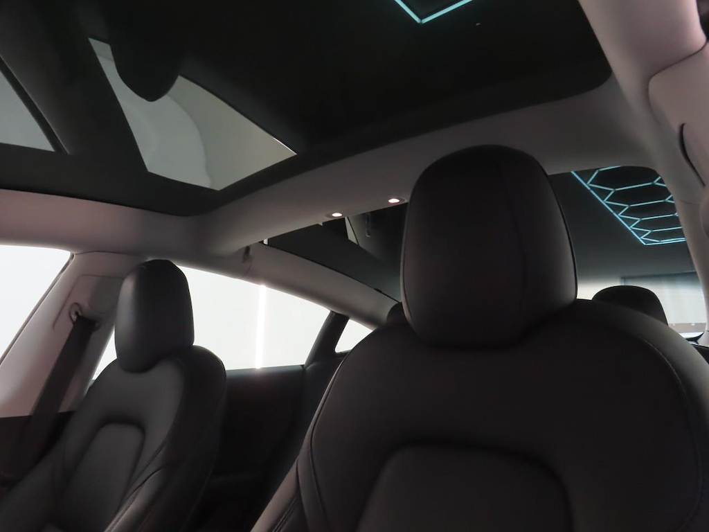 Foto 10 van Tesla Model 3