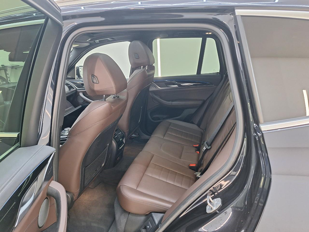 Photo 9 of BMW ix3