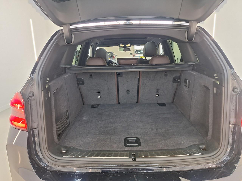 Photo 10 of BMW ix3