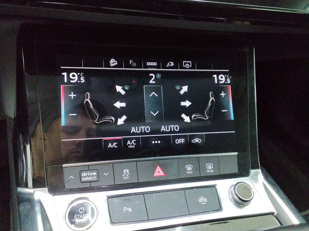 Foto 14 van Audi e-tron