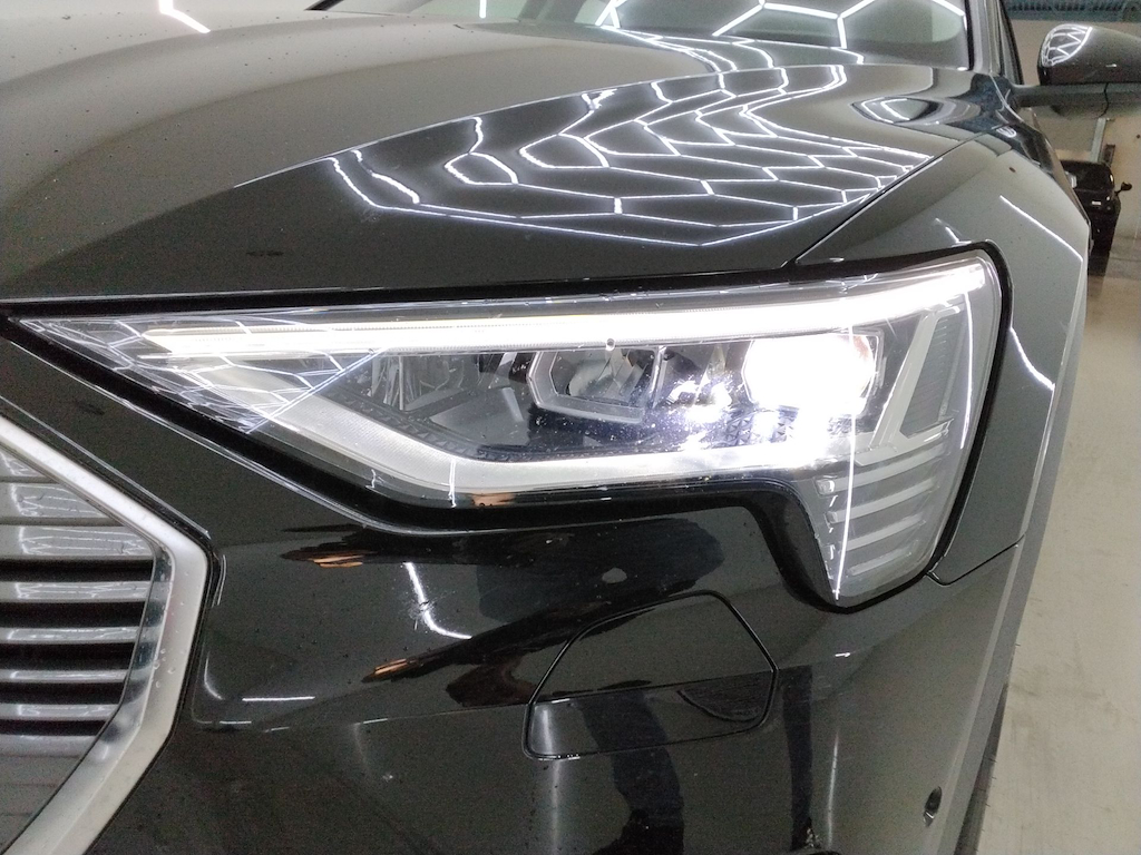 Foto 18 van Audi e-tron