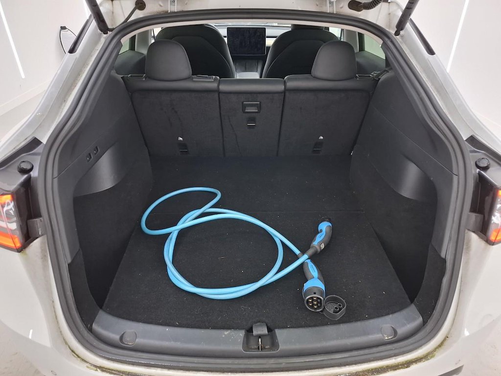 Foto 10 van Tesla Model Y