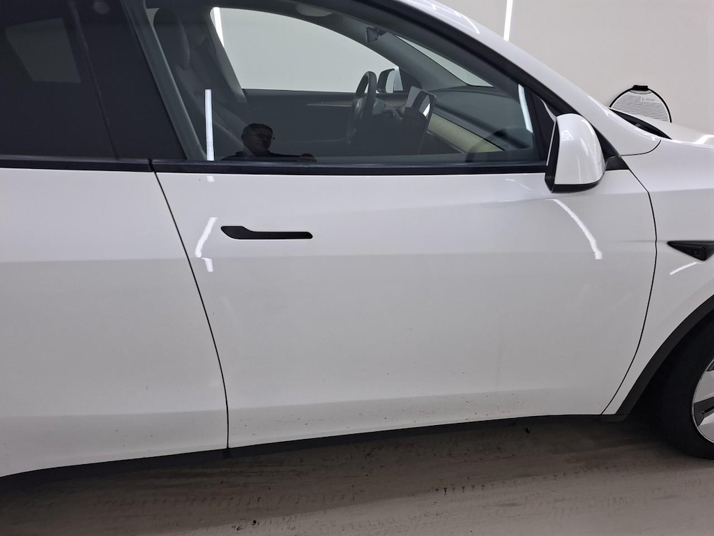 Foto 31 van Tesla Model Y