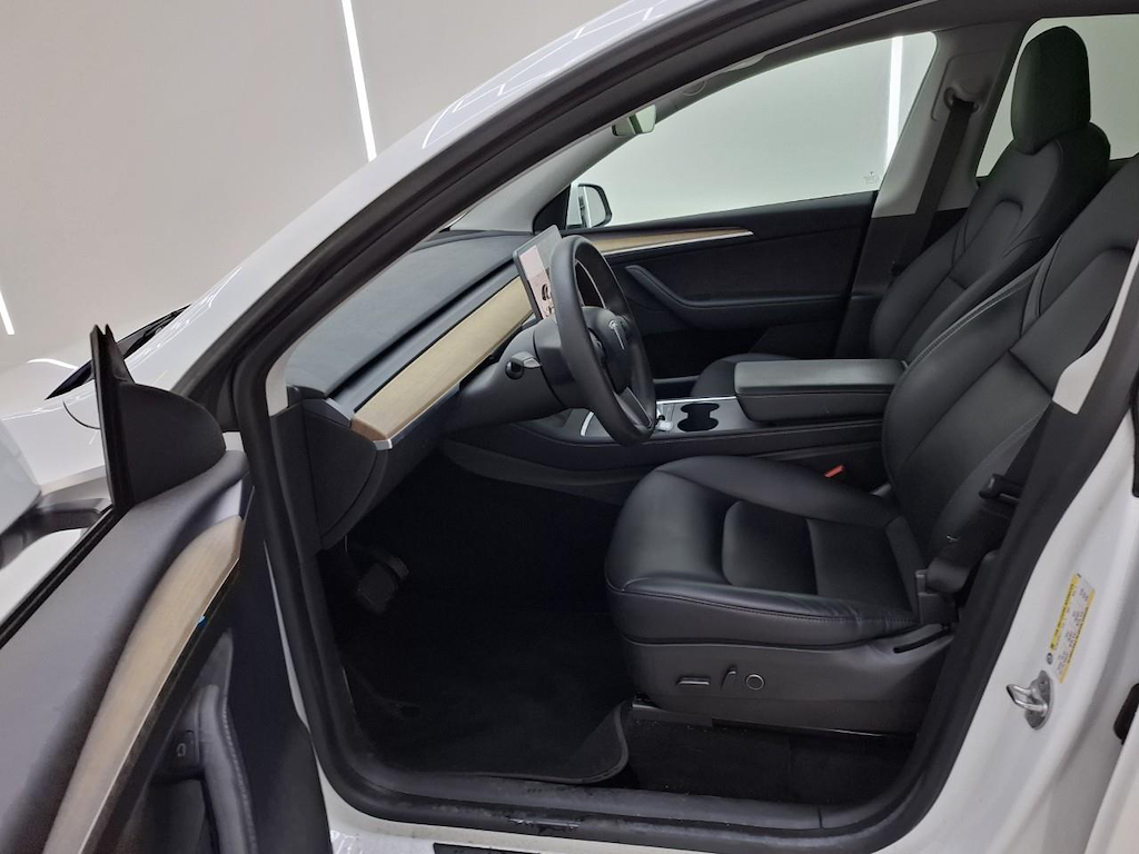 Foto 8 van Tesla Model Y