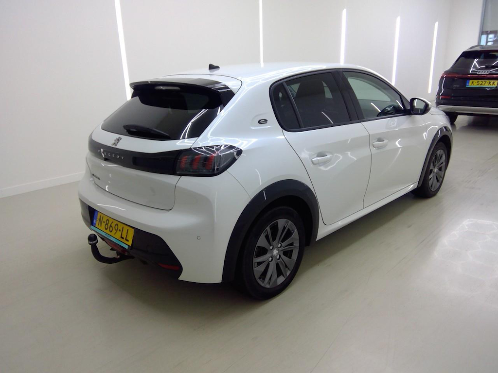 Foto 4 van Peugeot E-208