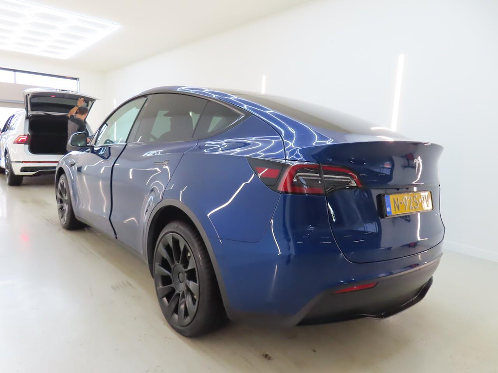 Foto 10 van Tesla Model Y