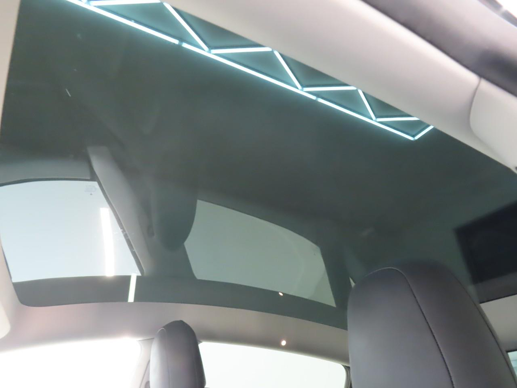 Foto 37 van Tesla Model Y