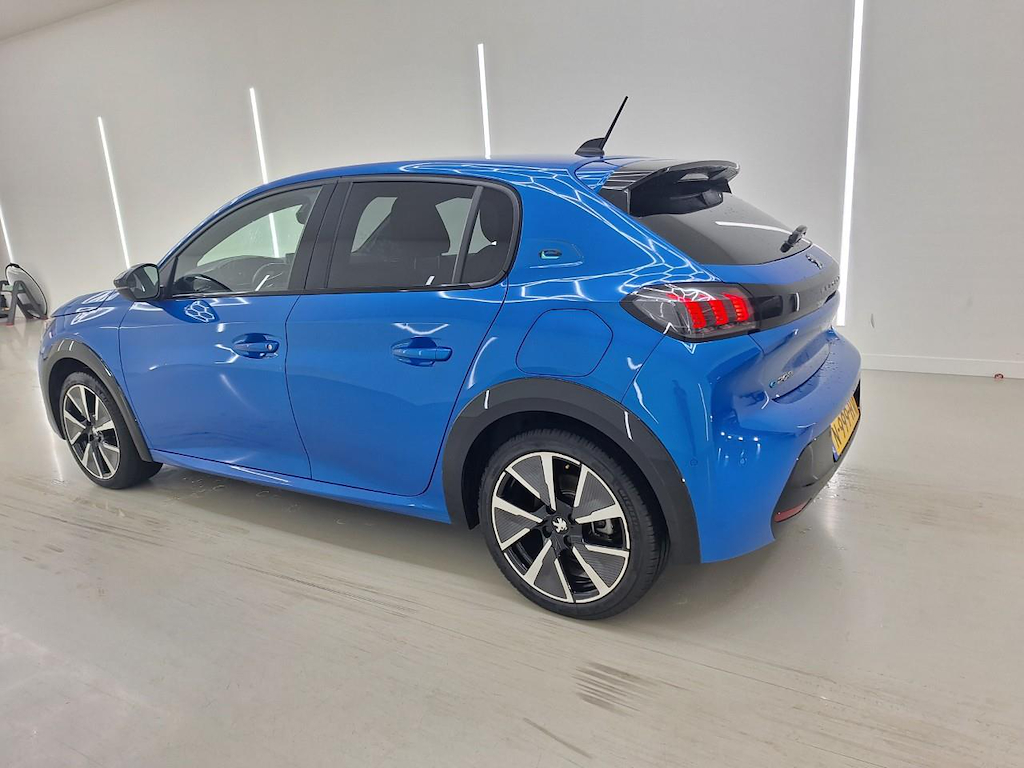 Foto 4 van Peugeot E-208