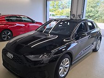 Kaufe AUDI A3 SPORTBACK 35 TFSI MHEV S TR bei Ayvens Carmarket
