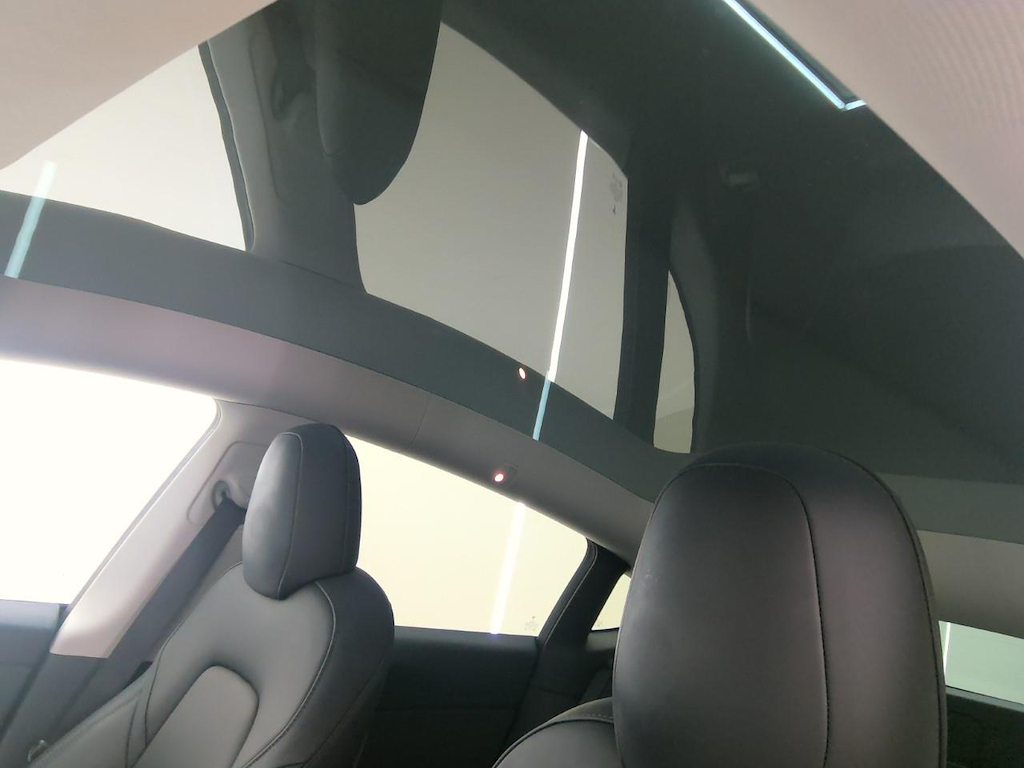 Foto 21 van Tesla Model Y