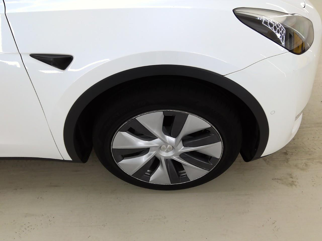 Foto 33 van Tesla Model Y