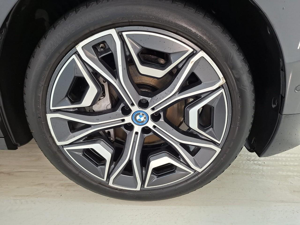 Foto 12 van BMW iX