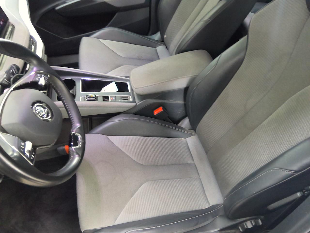 Foto 24 van Skoda Enyaq