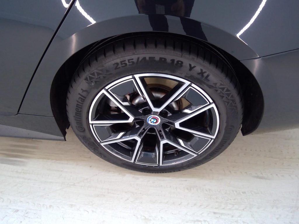 Foto 21 van BMW i4