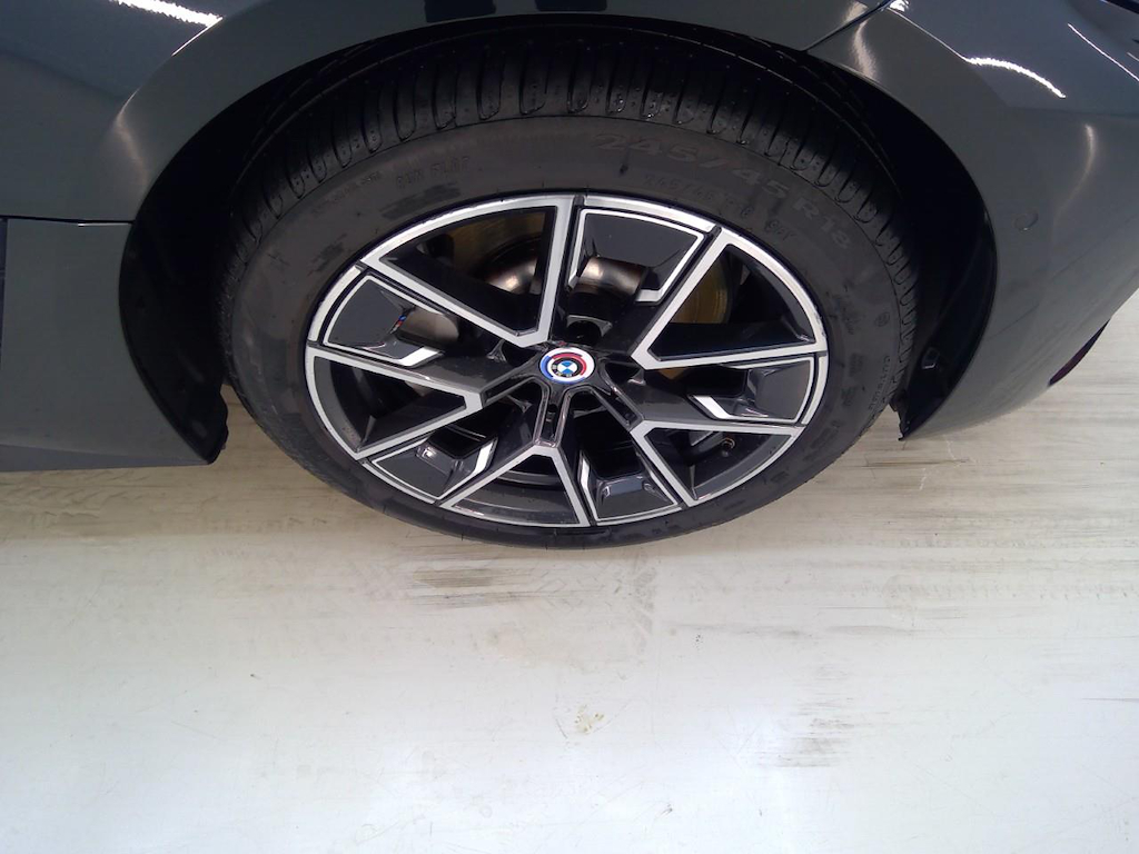 Foto 23 van BMW i4
