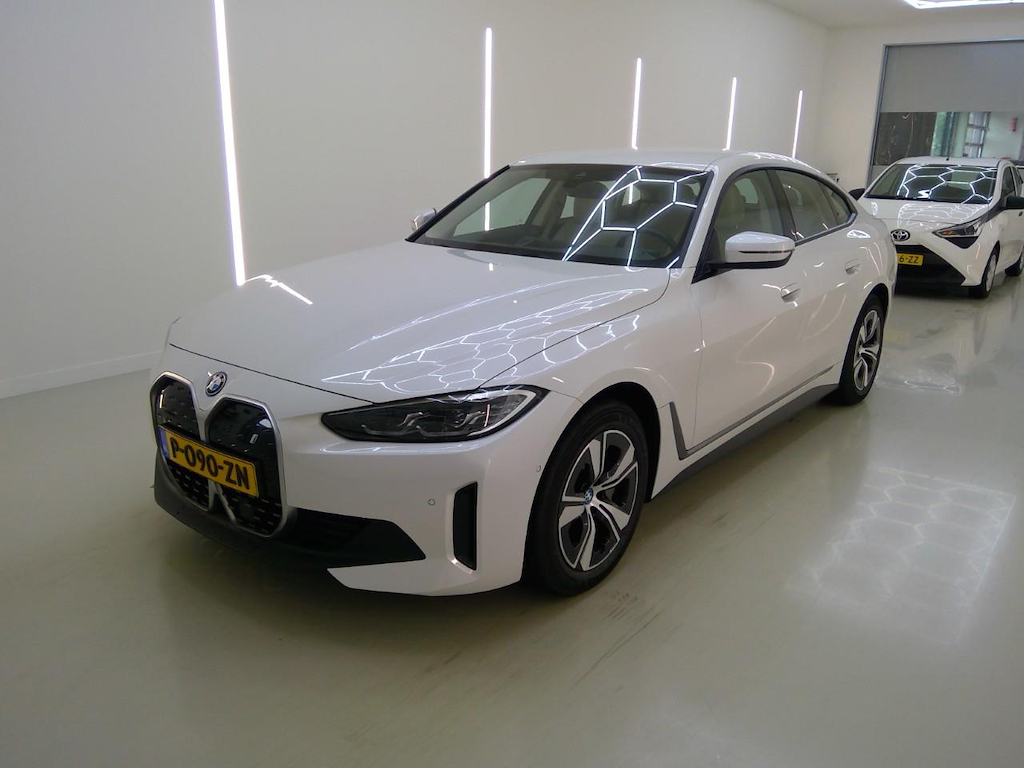 Foto 2 van BMW i4