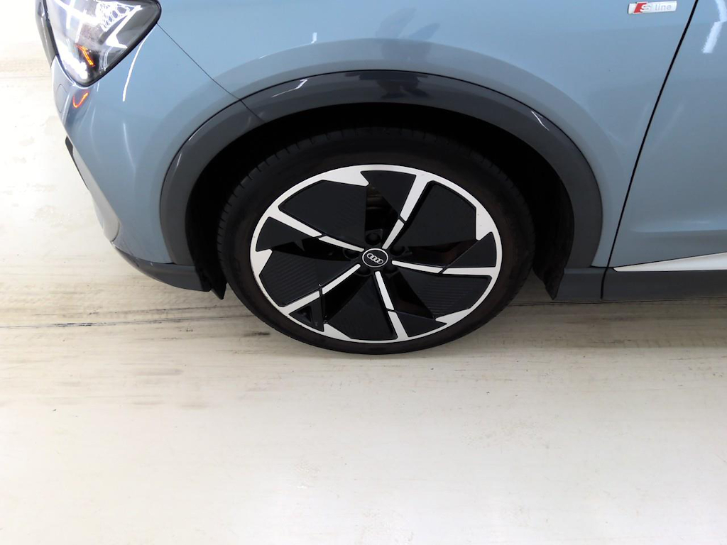 Foto 27 van Audi Q4 Sportback e-tron