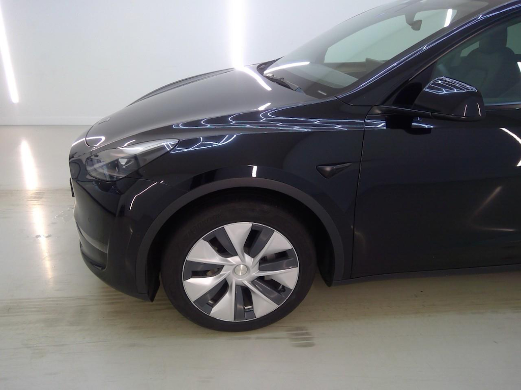 Foto 23 van Tesla Model Y