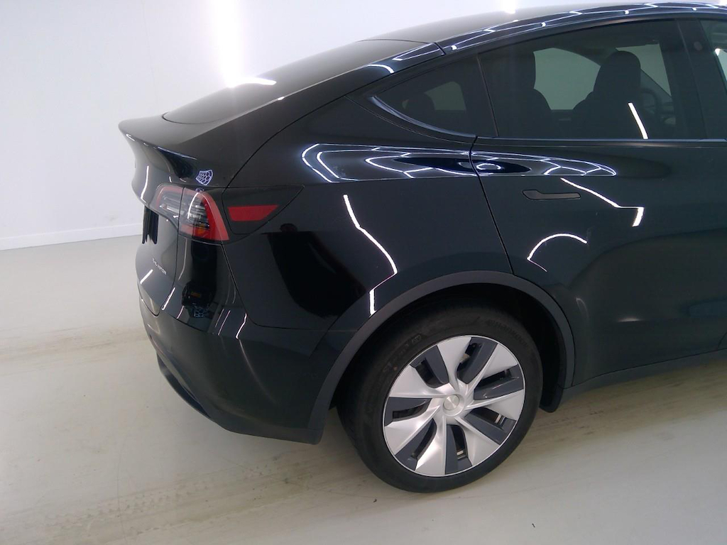 Foto 32 van Tesla Model Y