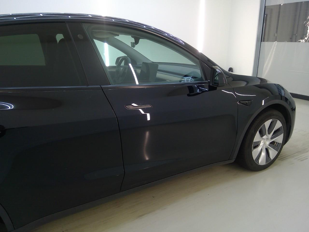 Foto 33 van Tesla Model Y