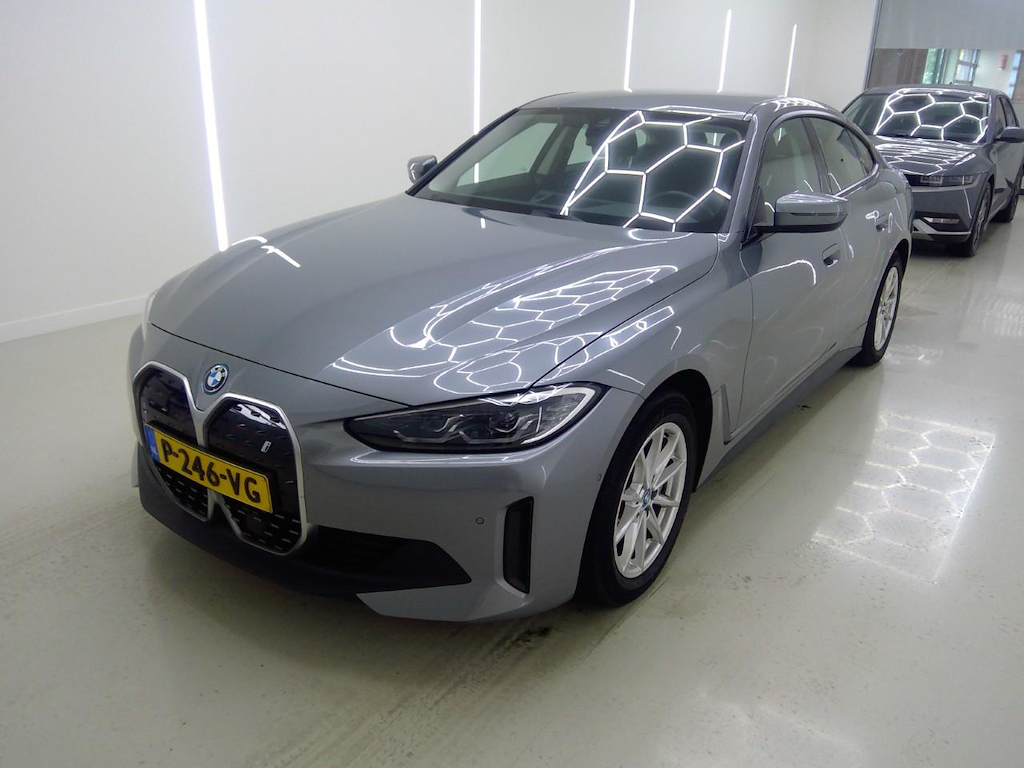 Foto 2 van BMW i4
