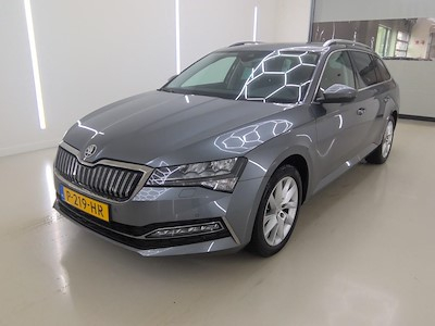 Koop uw SKODA Superb Combi op Ayvens Carmarket