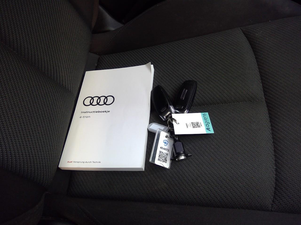 Foto 18 van Audi e-tron